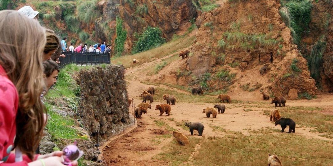 Visitantes en el Parque de la Naturaleza de Cabarceno.