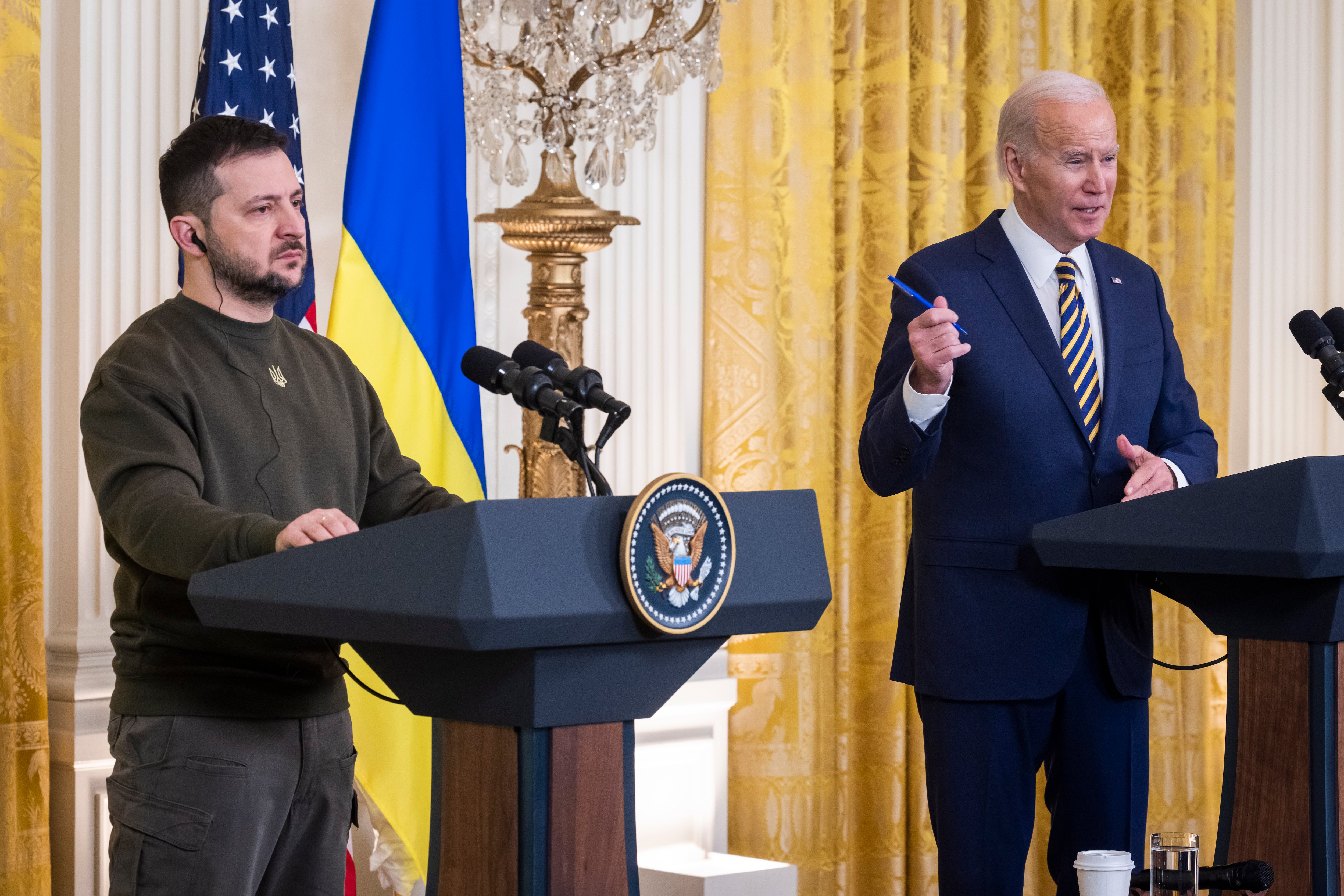 Biden y Zelenski comparecen en rueda de prensa. EFE/EPA/JIM LO SCALZO