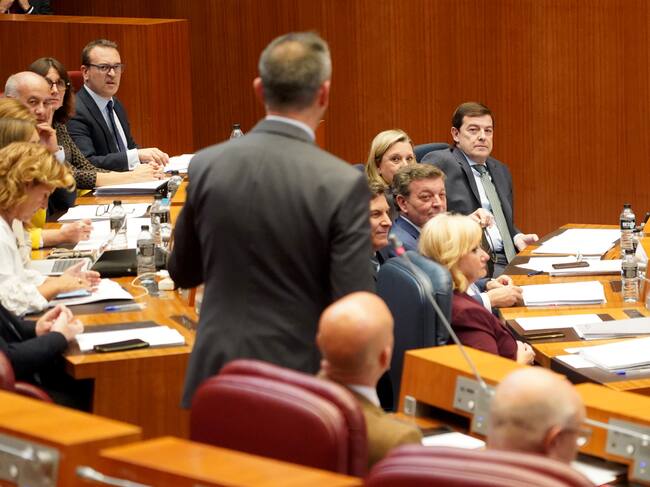 Primera sesión del pleno de las Cortes de Castilla y León, que comienza con las preguntas de control al Ejecutivo.