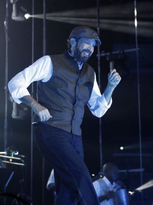 El dominicano Juan Luis Guerra durante el concierto.