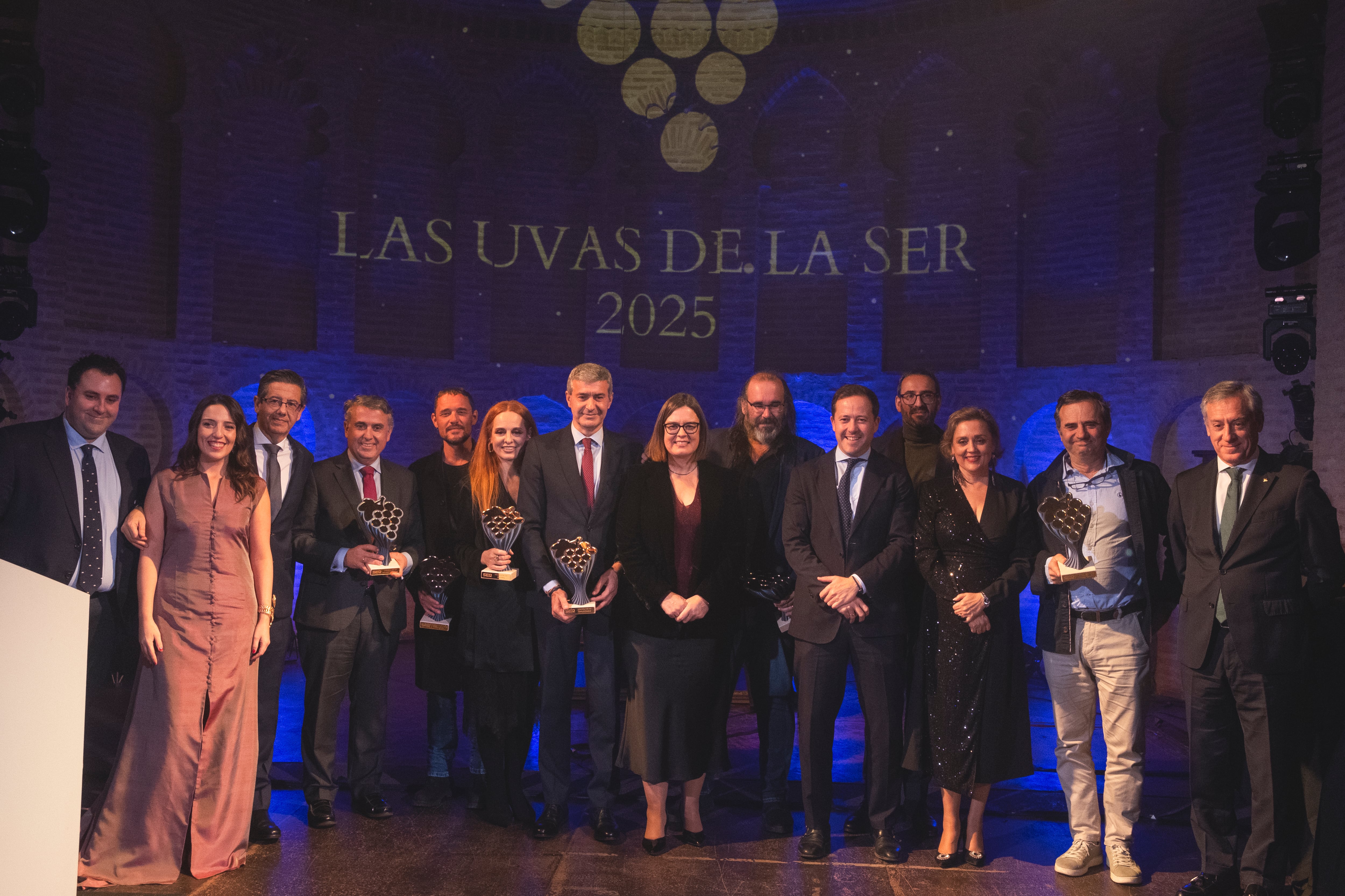 Foto de familia de los premios 'Las Uvas de la SER 2025'