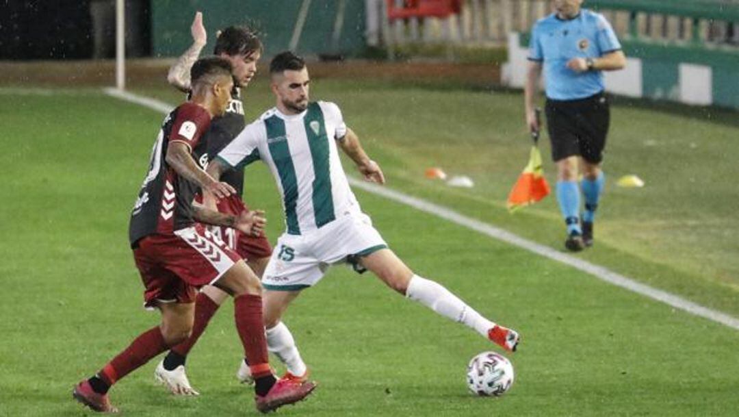 Alain Oyarzun durante un partido con el Córdoba