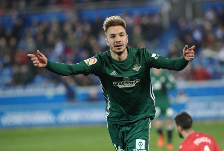 El joven Loren fue el gran héroe del Betis en Vitoria.