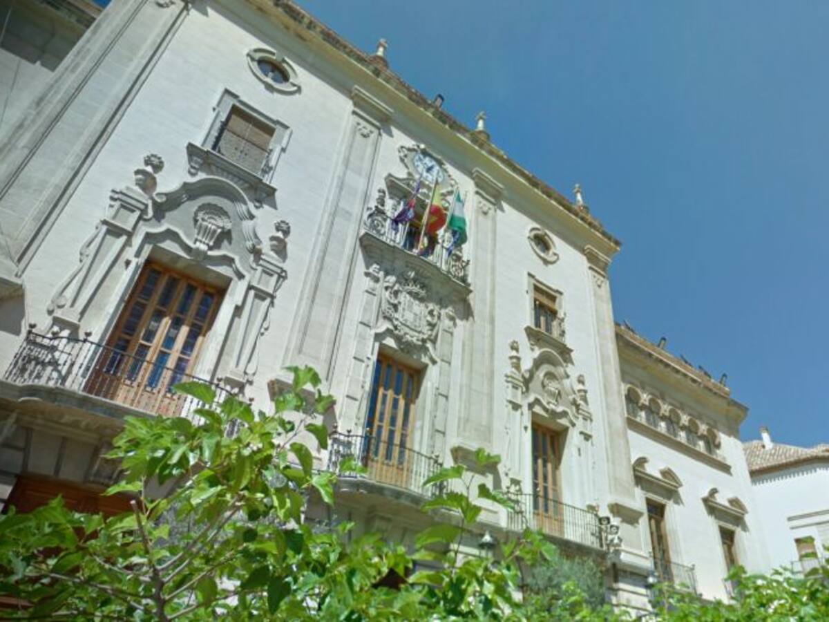 Un presupuesto con reducción de ingresos y gastos, y más inversiones