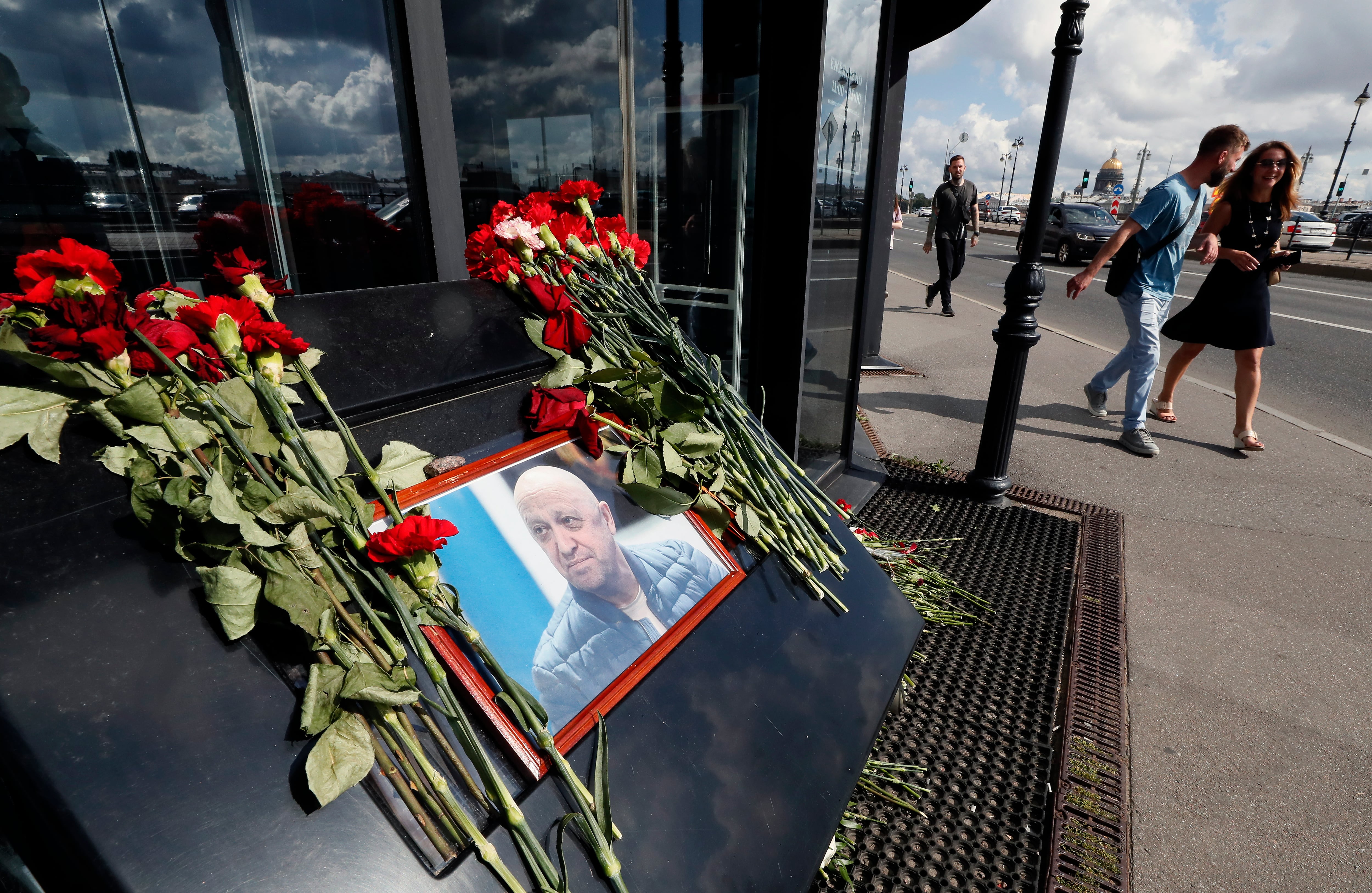 Memorial por los fallecidos en el siniestro del avión en Rusia donde falleció Prigozhin