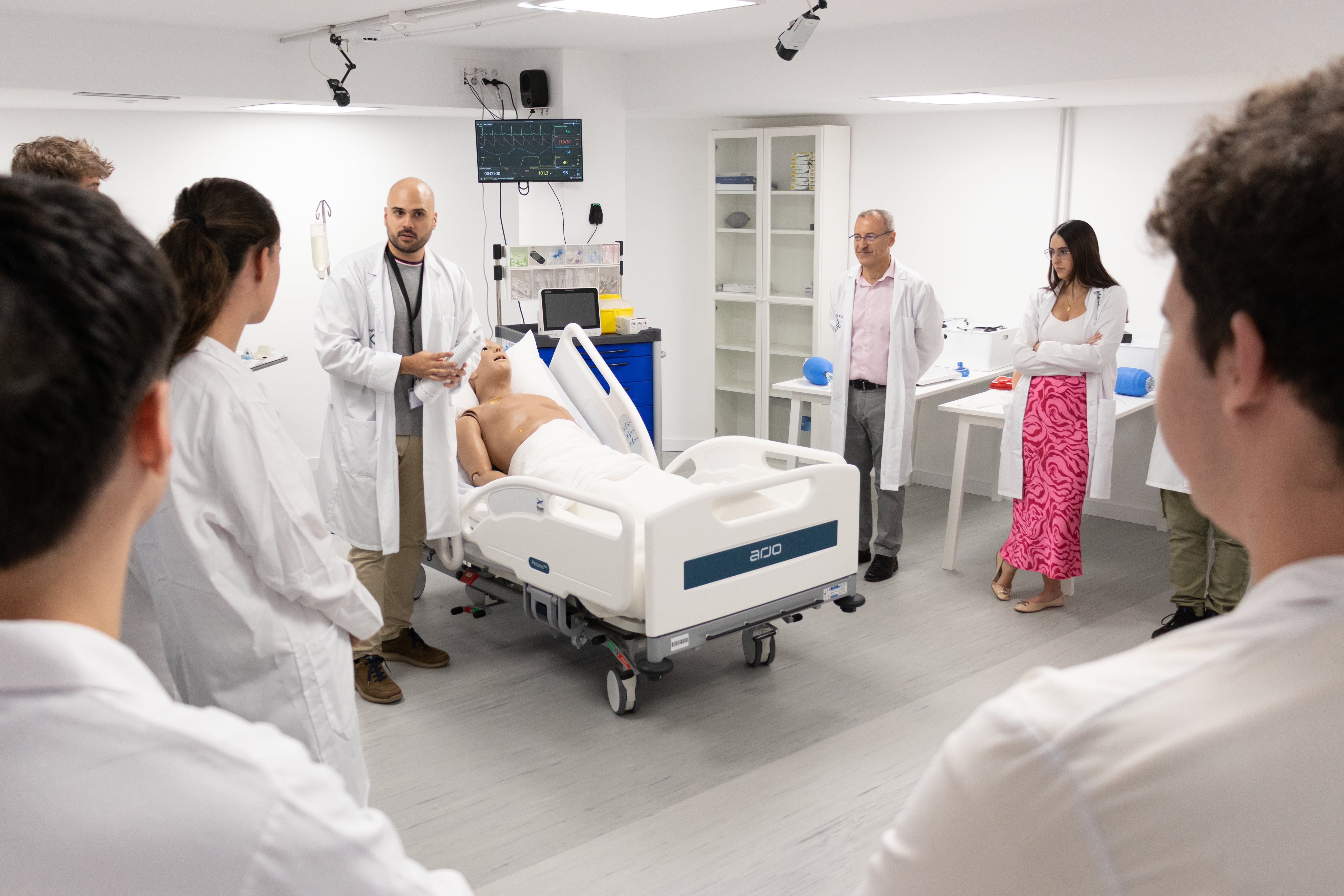 La Universidad Fernando Pessoa Canarias lidera junto al Hospital Universitario San Roque formación innovadora en soporte vital avanzado y manejo de la vía aérea
