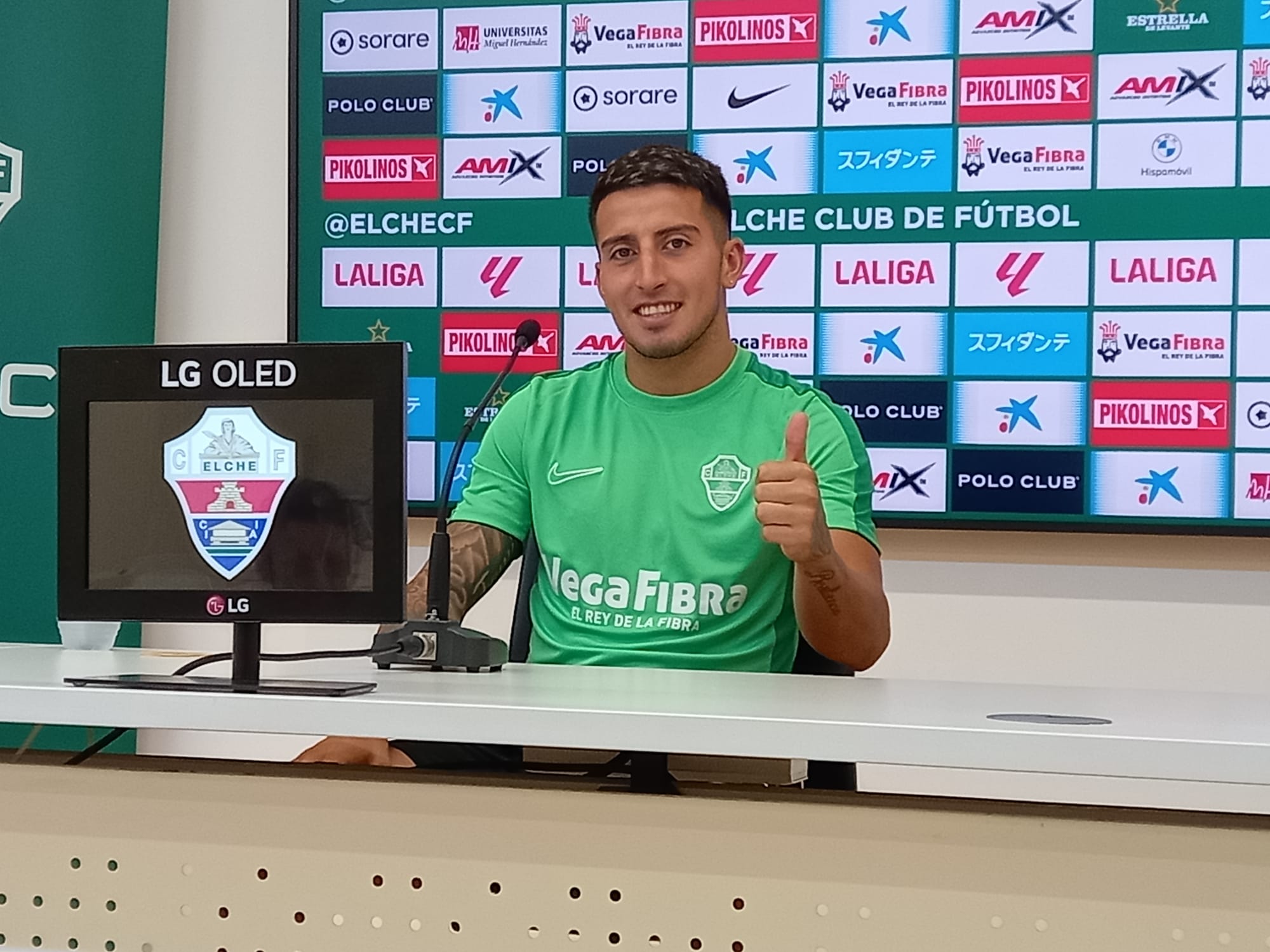 Nico Fernández en la Sala de Prensa del Elche antes de atender a los informadores