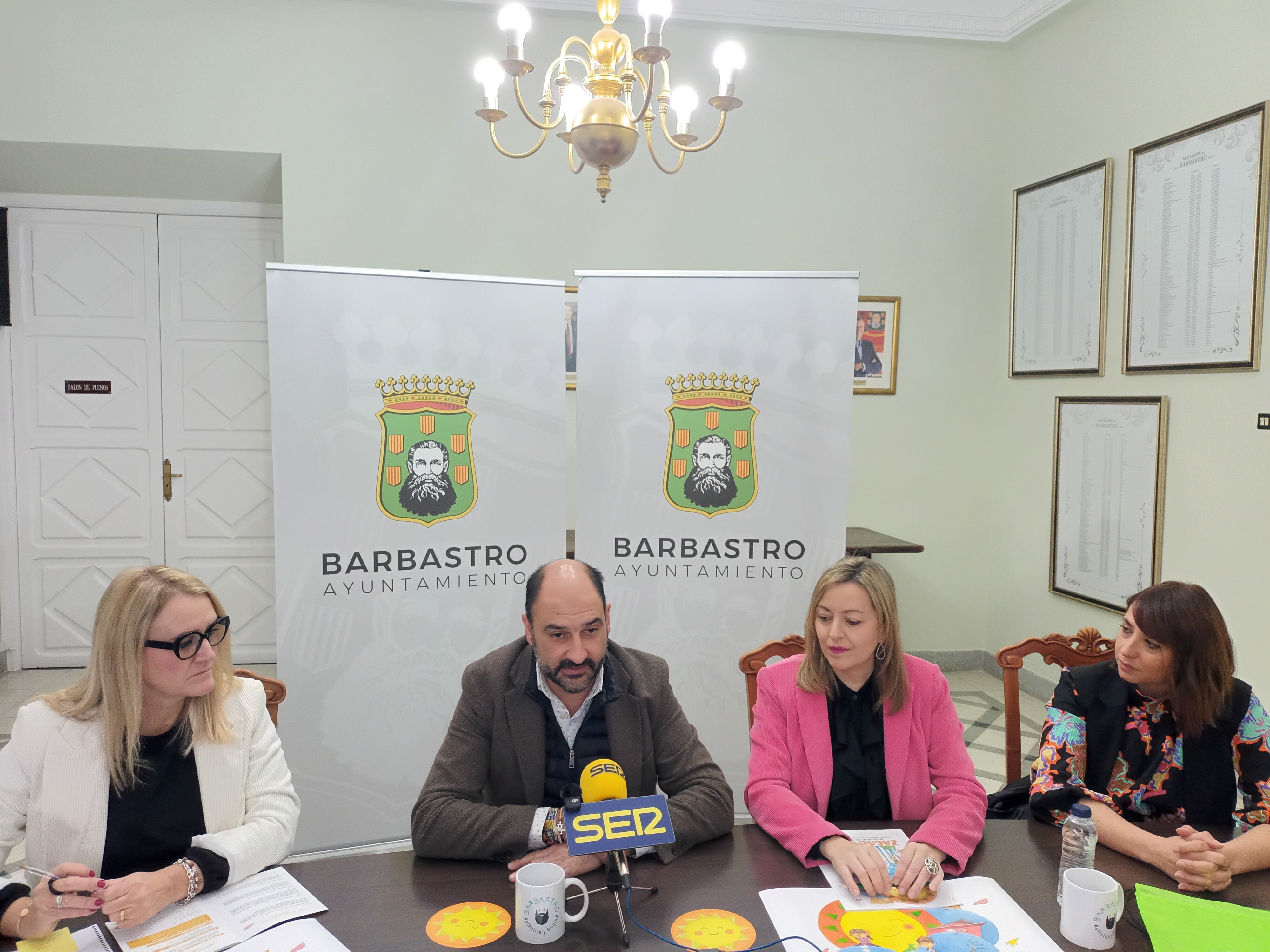 Lucía Delgado, Fernando Torres, Pilar Abad y Vanesa Soto en la presentación de Zagalandia