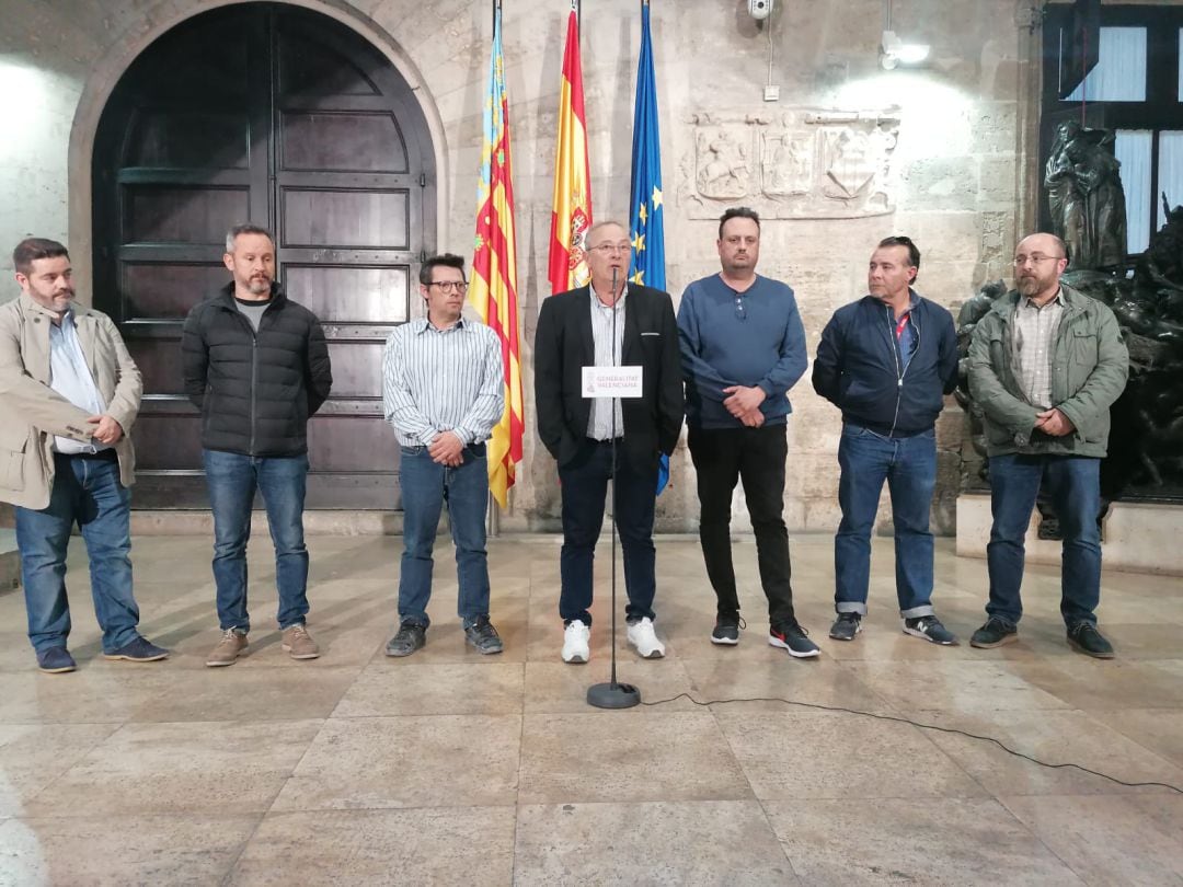 Rueda de prensa de artistas falleros y falleros posterior a la reunión con el president Ximo Puig