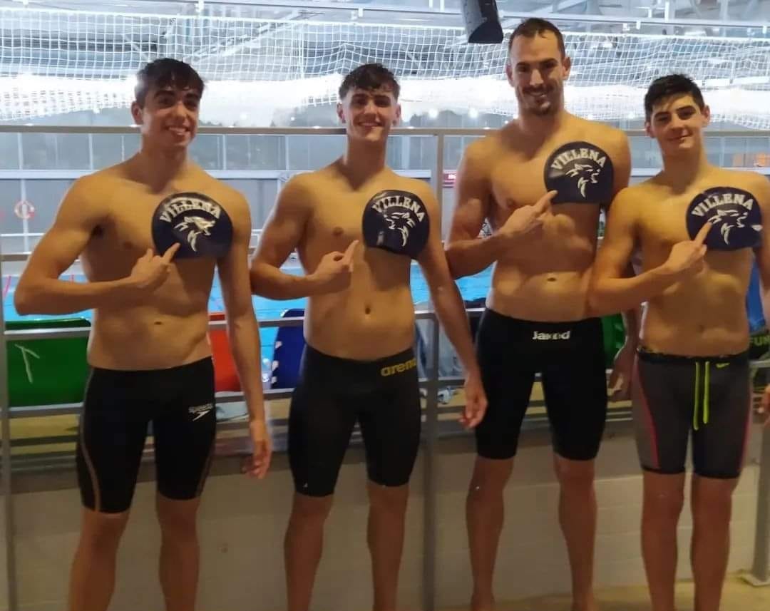 Nadadores del Club Natación Villena