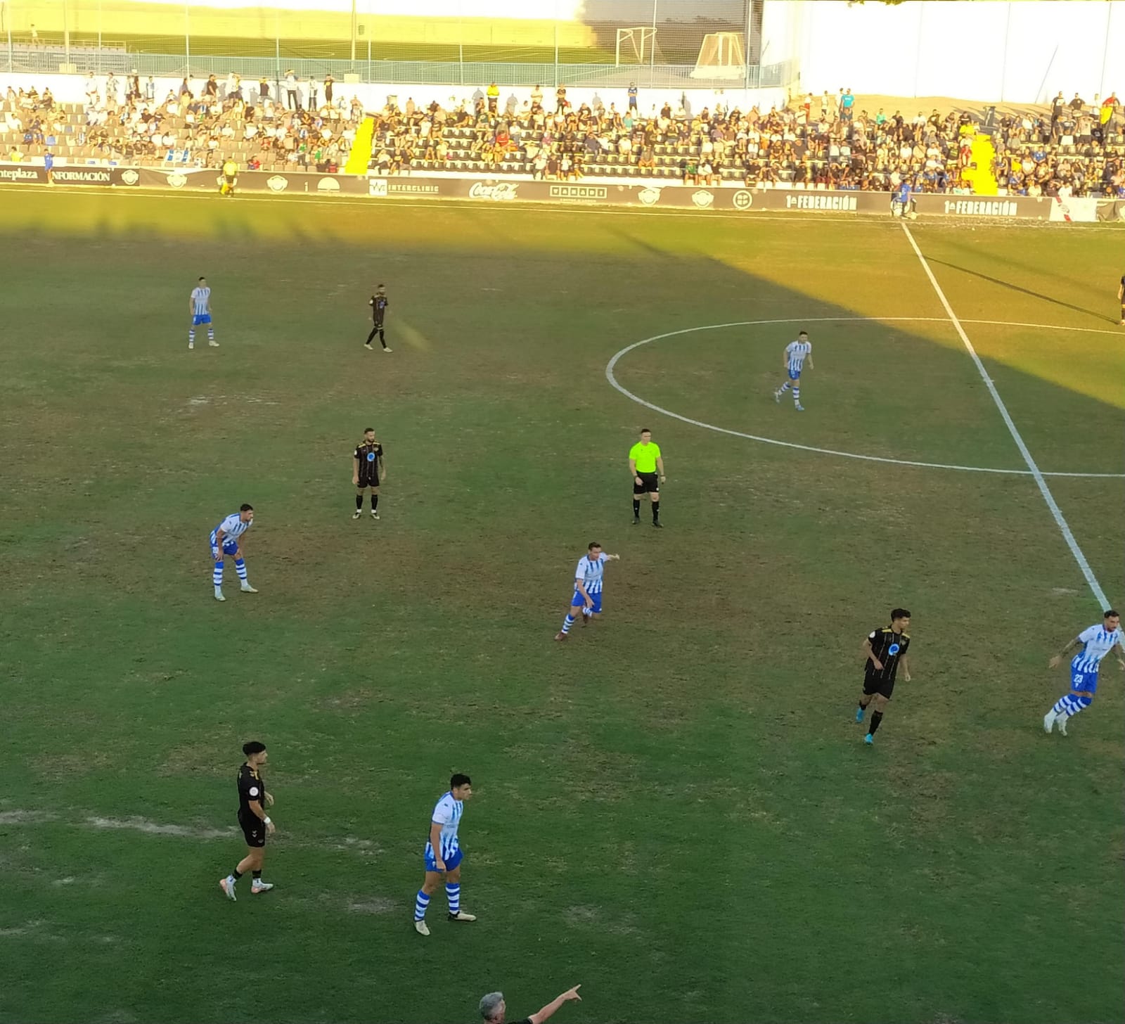 Instantes del partido entre el Intercity y el CD Alcoyano