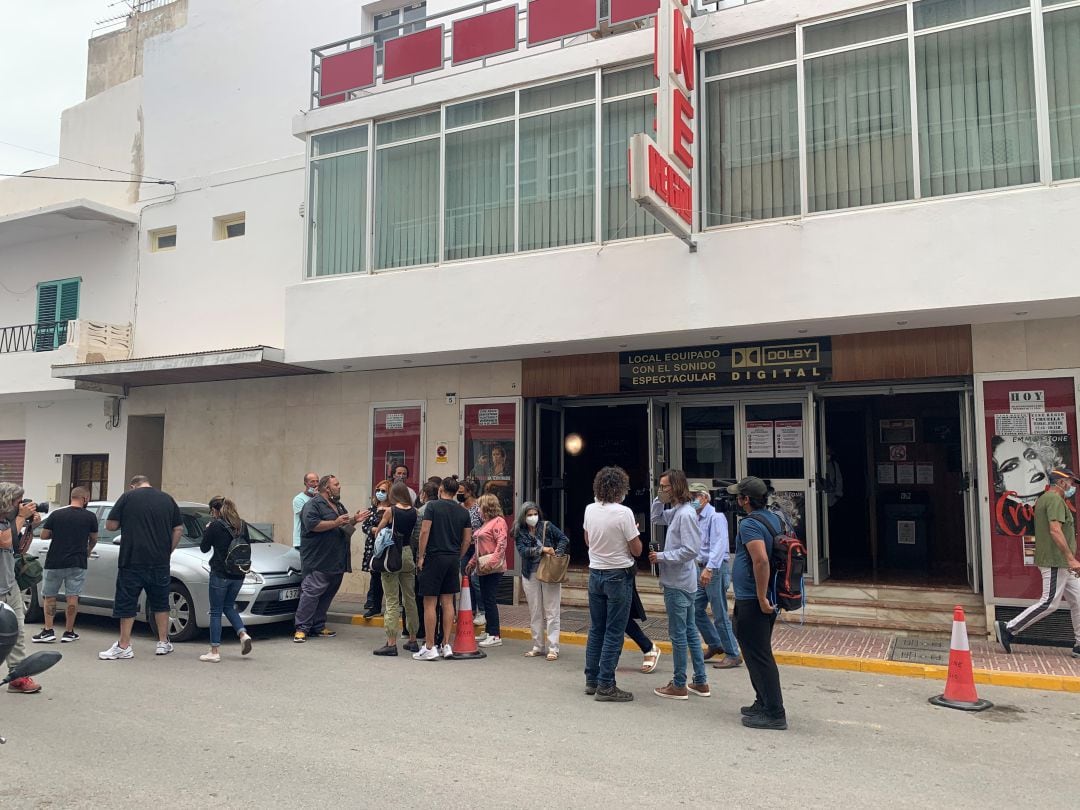 Los propietarios se han reunido este viernes con su abogado