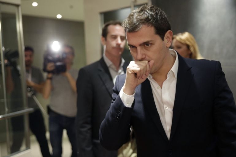 El líder de Ciudadanos, Albert Rivera, antes de la rueda de prensa ofrecida en el Congreso