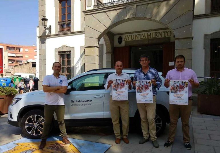 Puesta de largo en el Ayuntamiento de Adra.