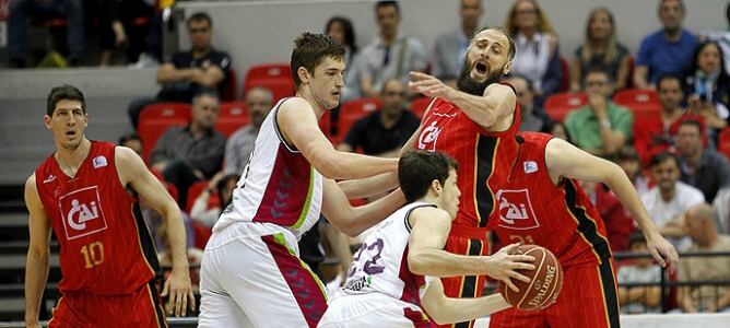Heurtel y Pleiss completaron un buen partido ante el CAI Zaragoza