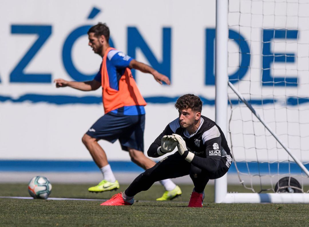 Pablo Lombo como portero del Leganés B