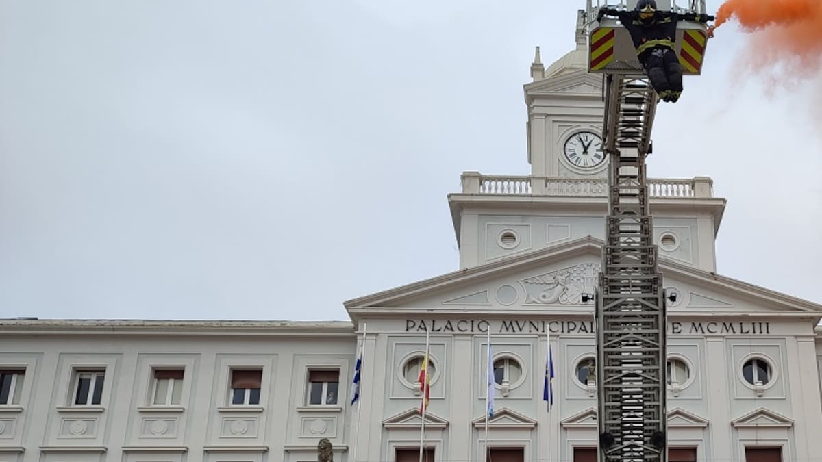 Trasladado a planta el bombero de Ferrol herido en un incendio