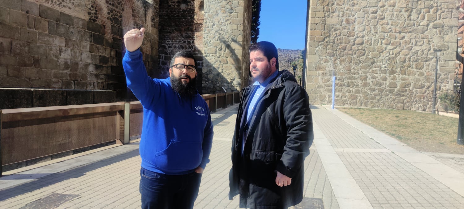 Daniel Tito junto al representante de la empresa ‘la ruta del lúpulo’