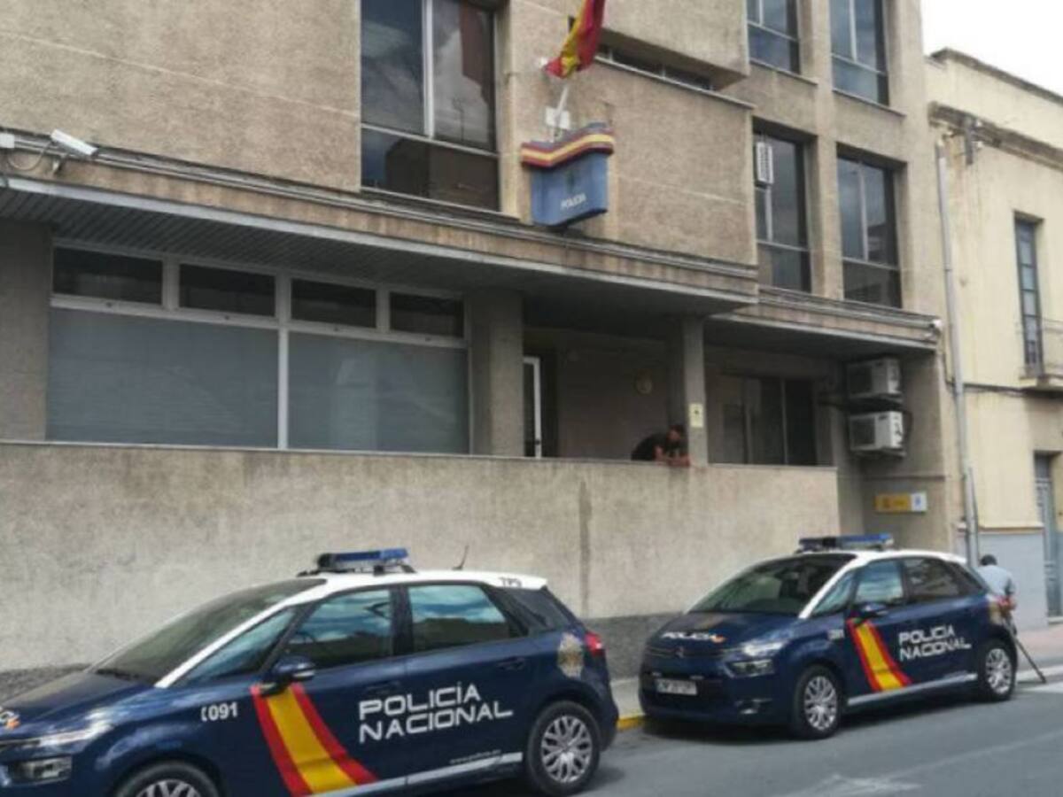 Detenido en Elda por robar con violencia en una panadería
