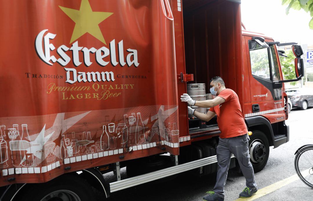 Trabajador de Estrella Damm.