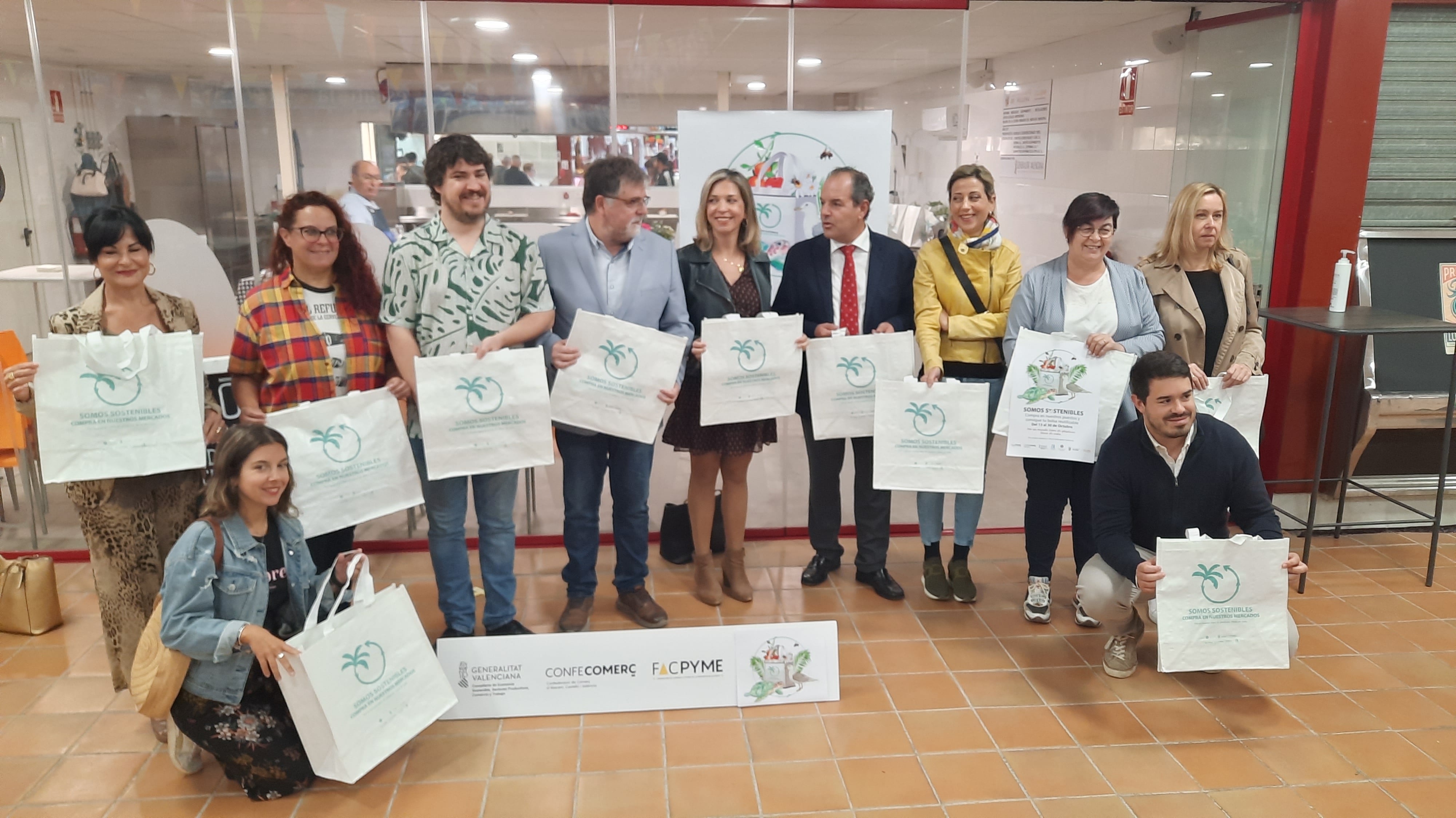 Asistentes a la presentación de la campaña