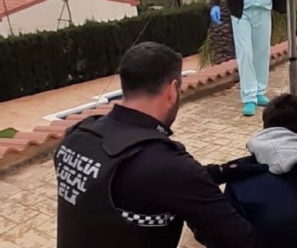 El hombre controlado por la Policía