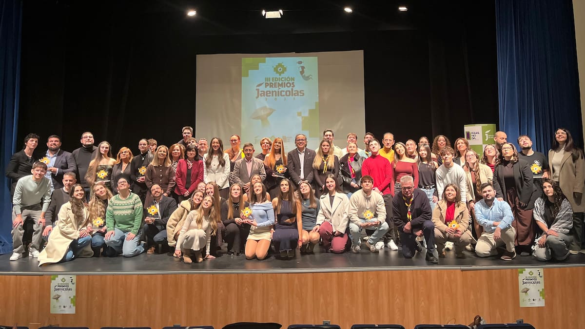 Entregan los Premios Jaenícolas como símbolo del "compromiso de la juventud jienense"