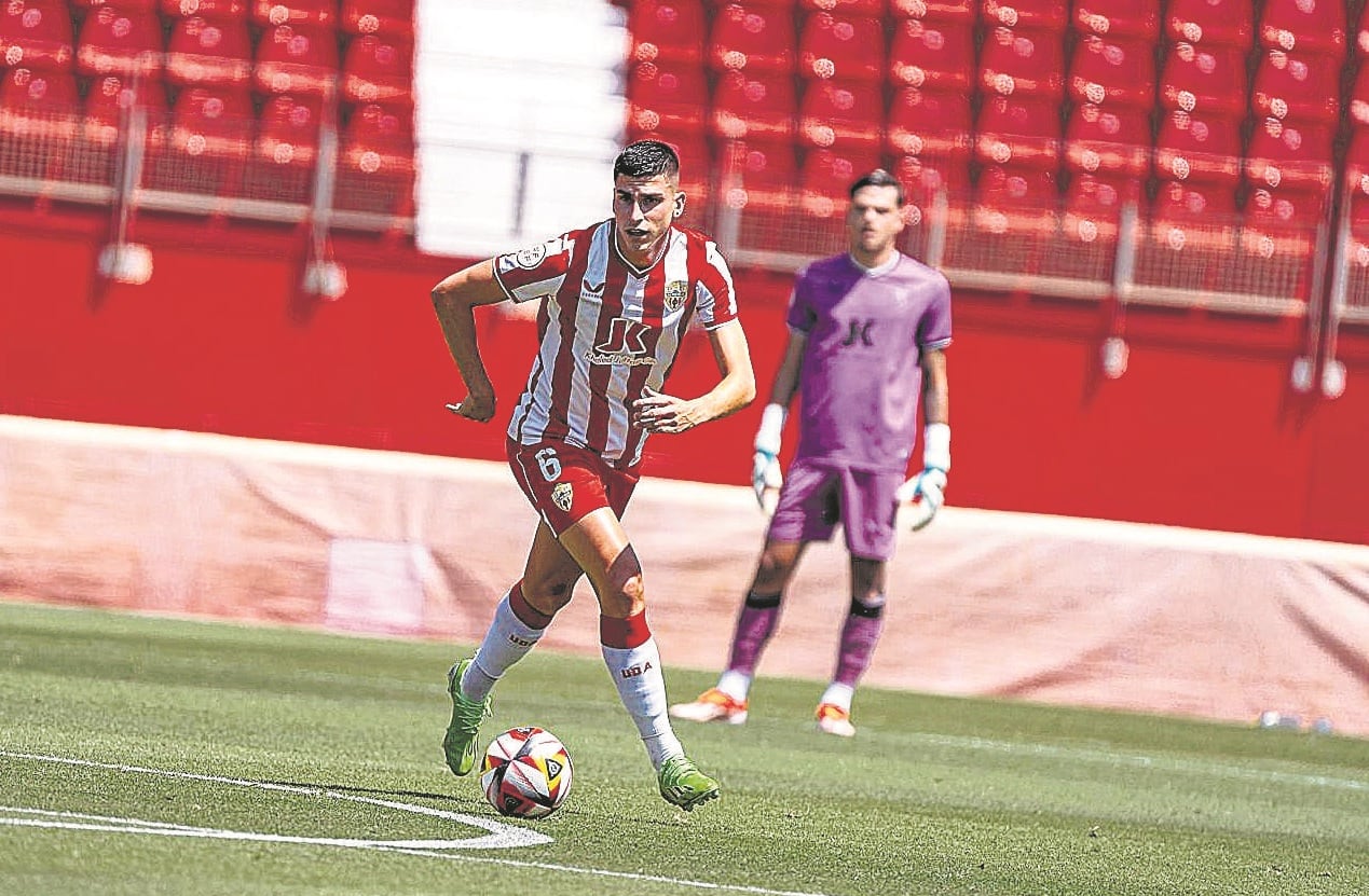 René Pérez y Bruno Iribarne en el partido de ida que finalizó con empate a dos.