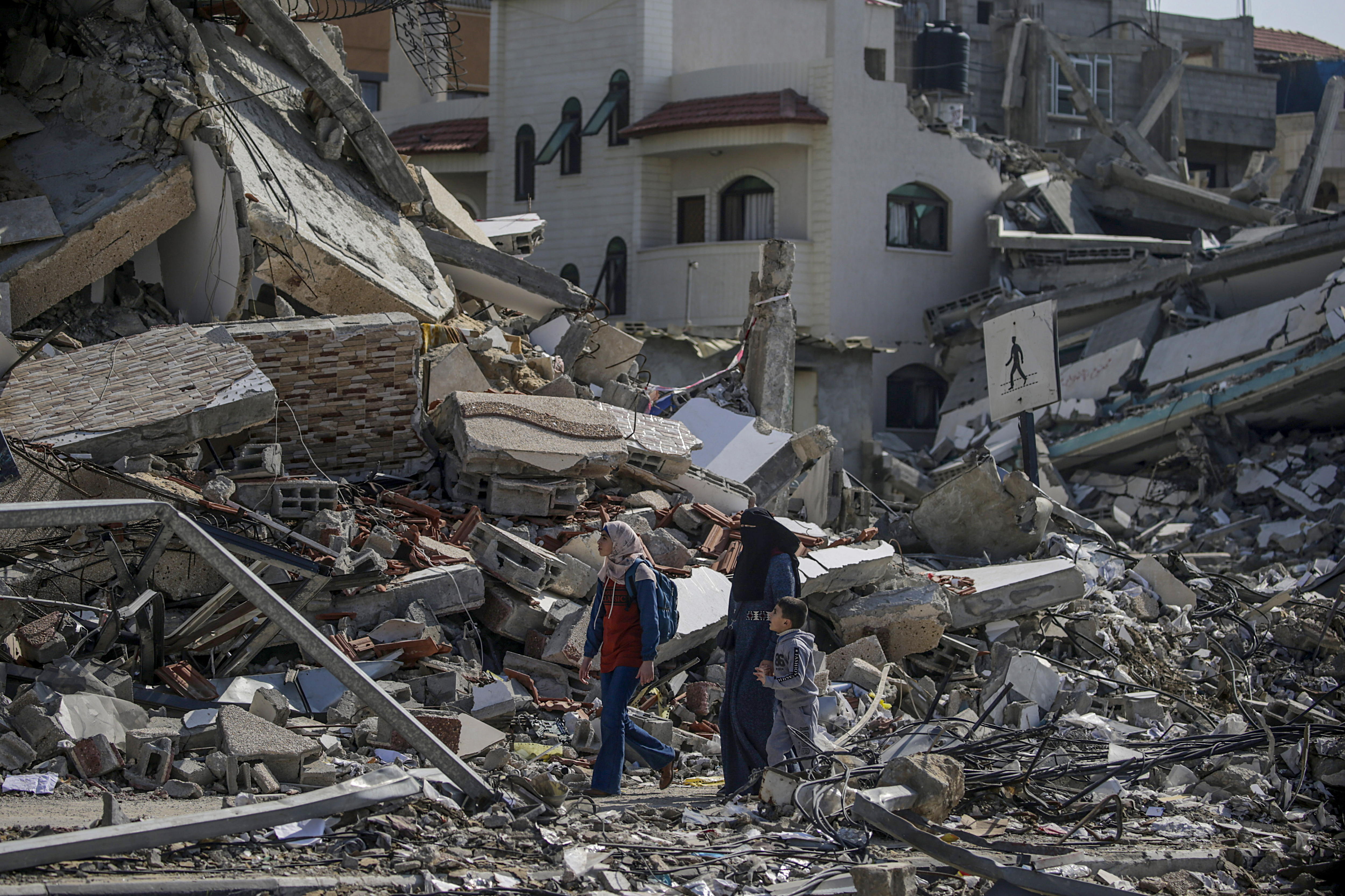 Estado del campo de Nuseirat tras los ataques de Israel. EFE/EPA/MOHAMMED SABER