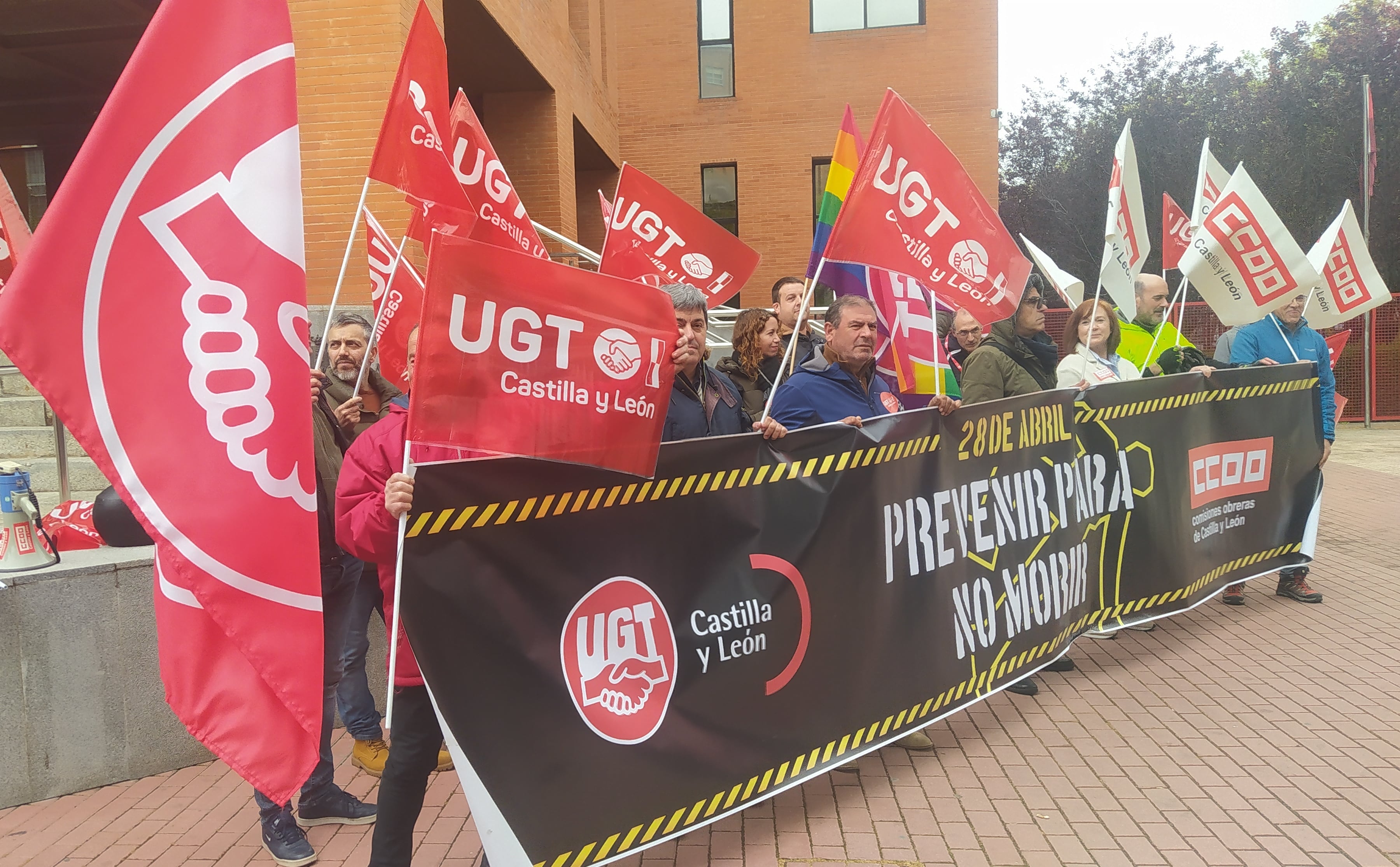 UGT y CCOO recuerdan a las víctimas de accidentes laborales con ocasión del 28 de abril