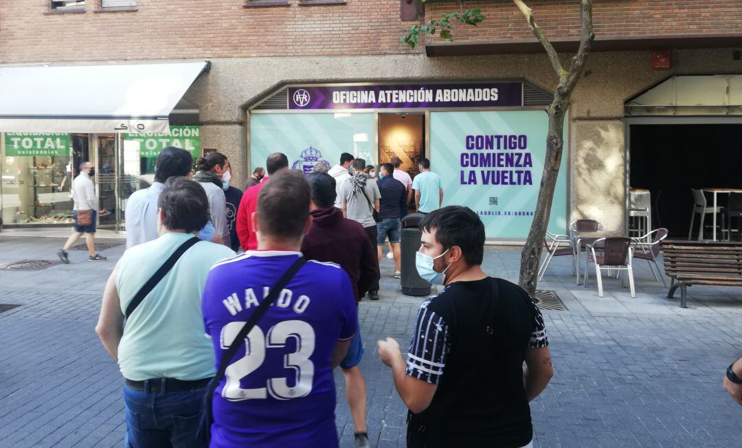 Colas en el centro de Valladolid