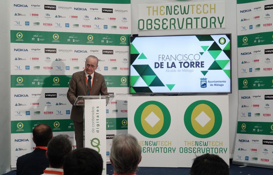 El alcalde, Francisco de la Torre, durante la inauguración de la tercera edición del Observatorio de las Nuevas Tecnologías.