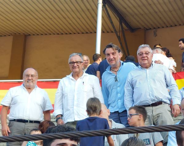 Rostros conocidos en la novillada celebrada en Huesca con la presencia del hijo de Javier Tebas en el cartel