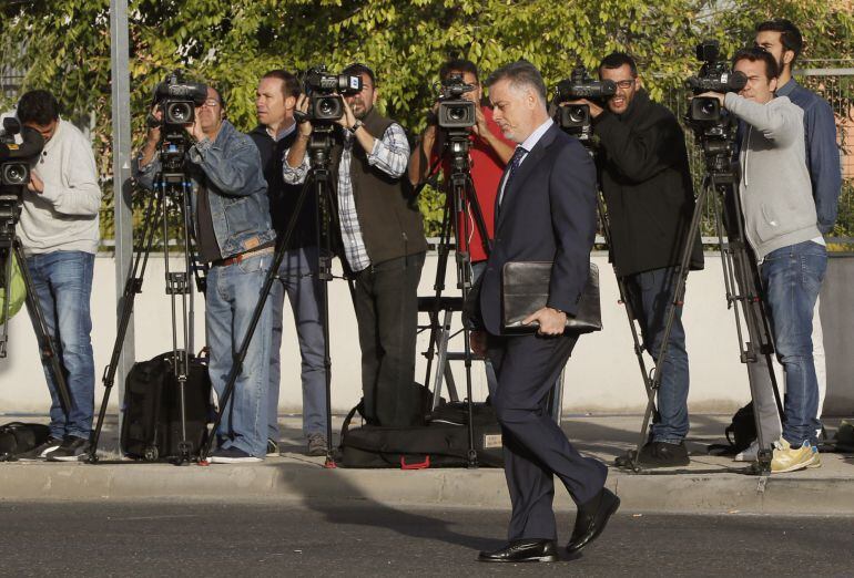 El exconsejero madrileño Alberto López Viejo, a su llegada a la Audiencia Nacional en San Fernando de Henares