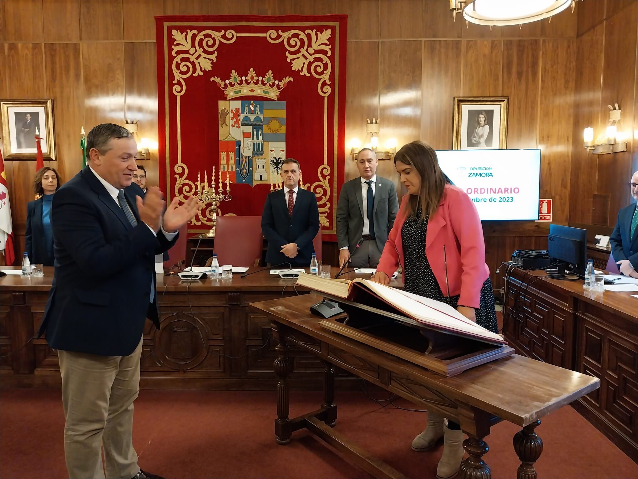 Toma de posesión de Sandra Veleda en la Diputación Provincial