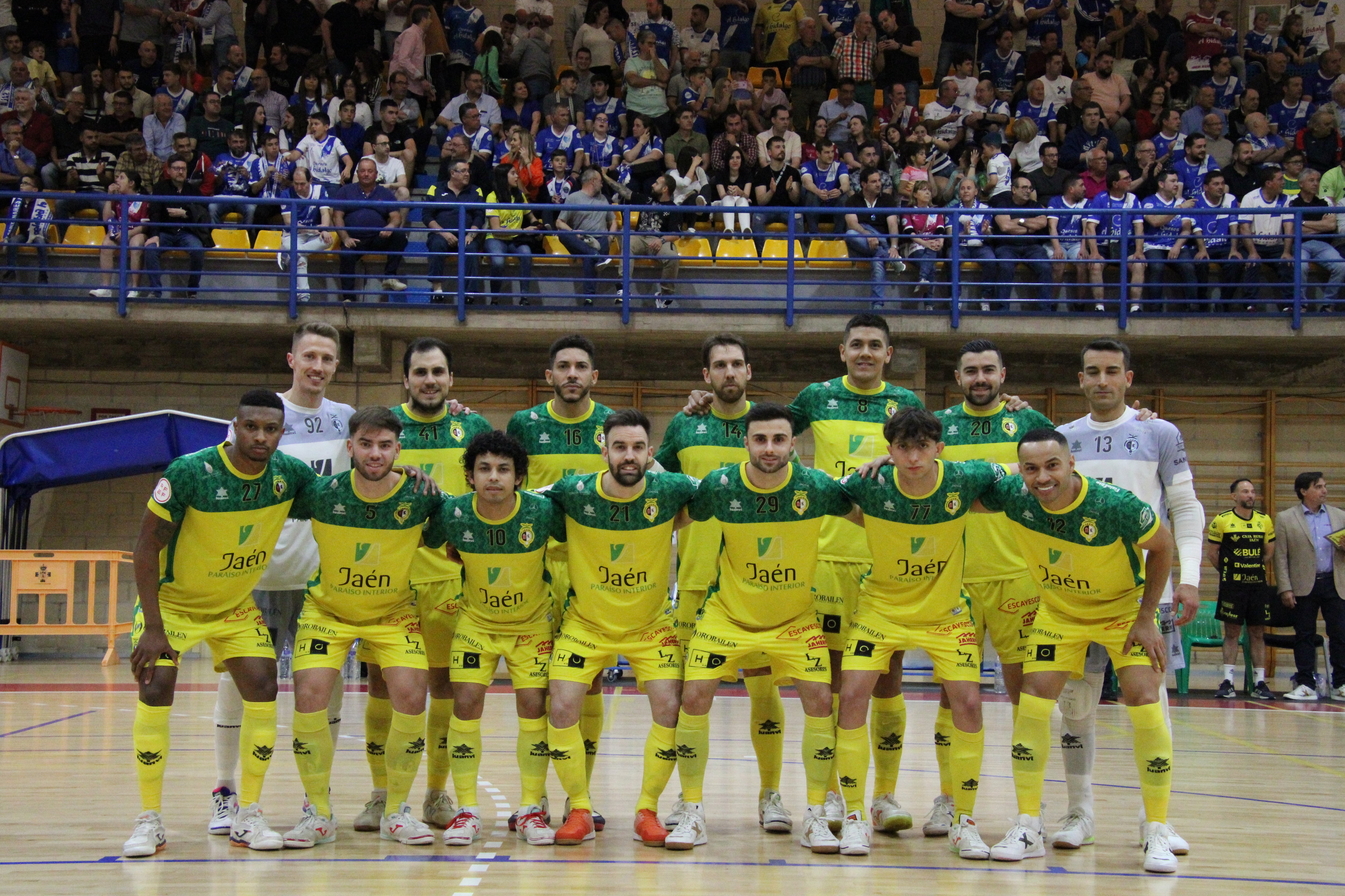 El equipo amarillo acabó la liga regular en Manzanares al que venció por 2-8. Ahora comienzan los play off por el título.