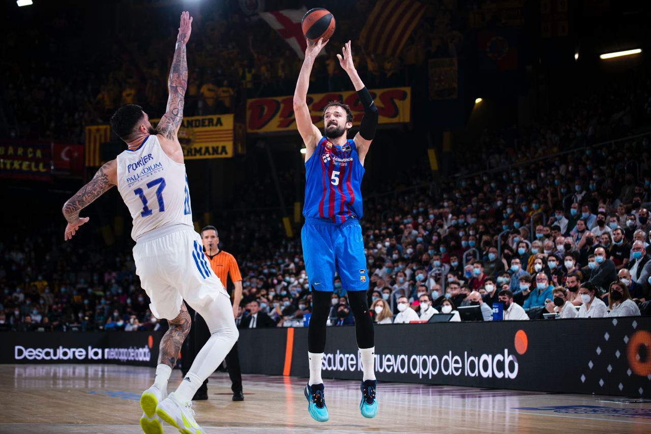 El Barcelona se hizo con la victoria contra el Real Madrid en el clásico (Foto: @FCBBasket)
