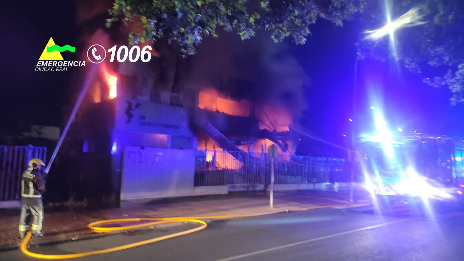 El incendio se ha producido en el Centro de Raquetas &#039;La Mina&#039;