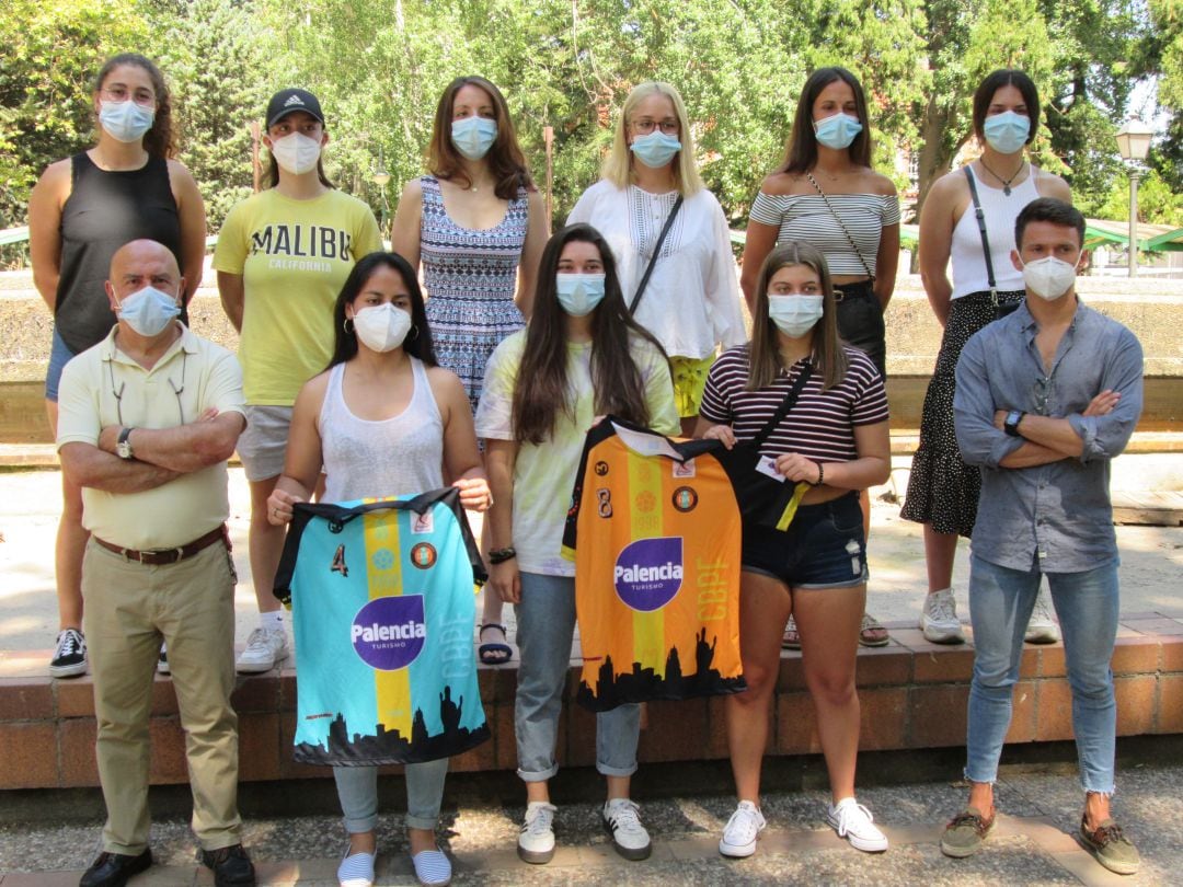 Valeria Flores, la entrenadora chilena, estará acompañada por varias jugadoras de su país la próxima temporada