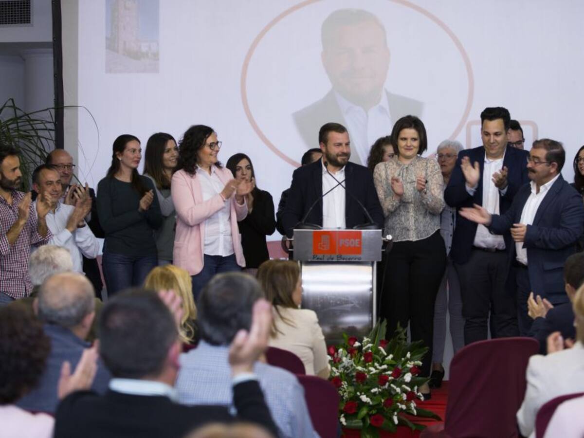 El PSOE de Peal presenta una candidatura "equilibrada combinando experiencia y juventud"