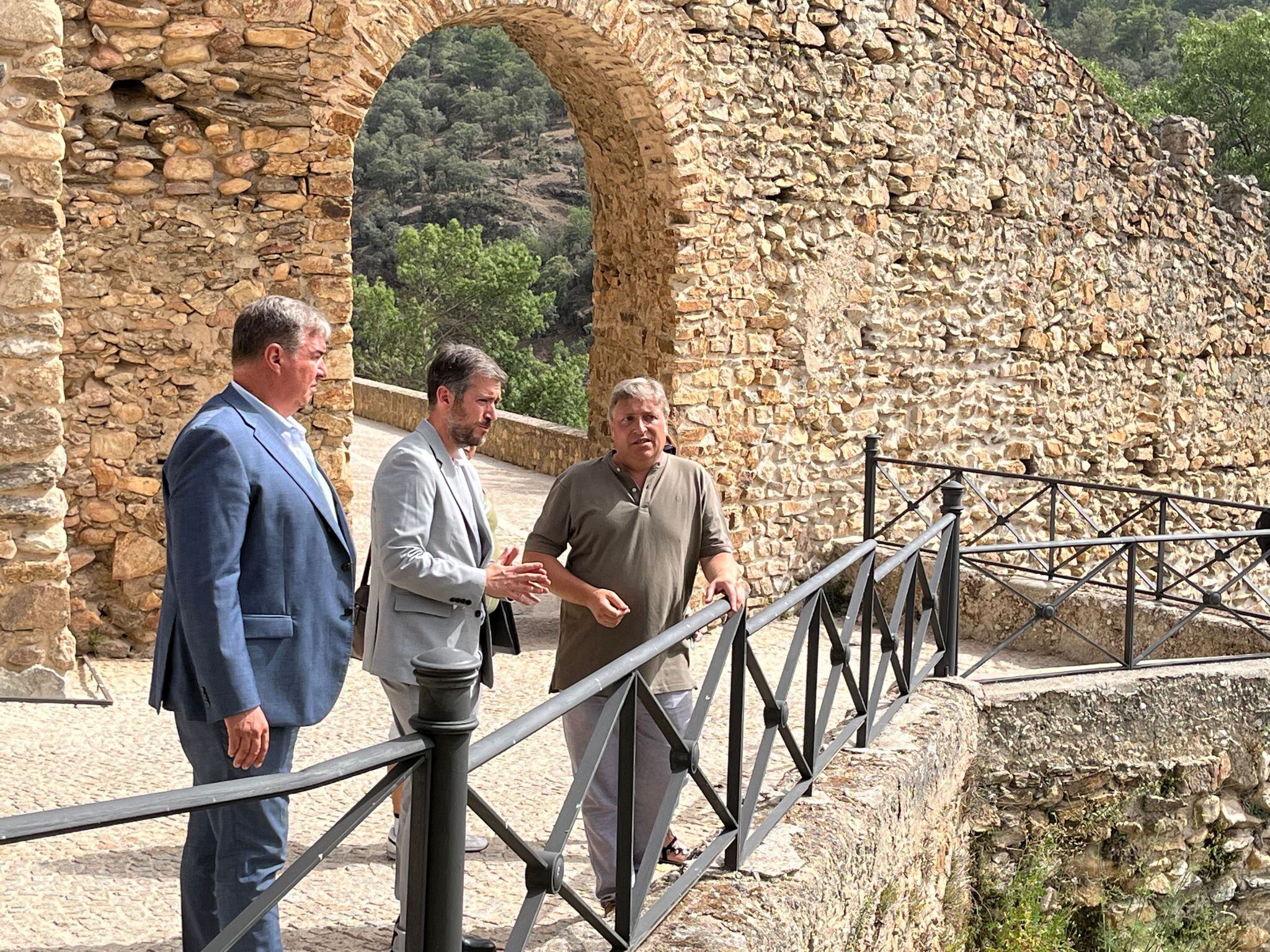 Los alcaldes de Buitrago del Lozoya, La Cabrera y Gascones se reúnen con la Comunidad de Madrid para dar a conocer sus necesidades