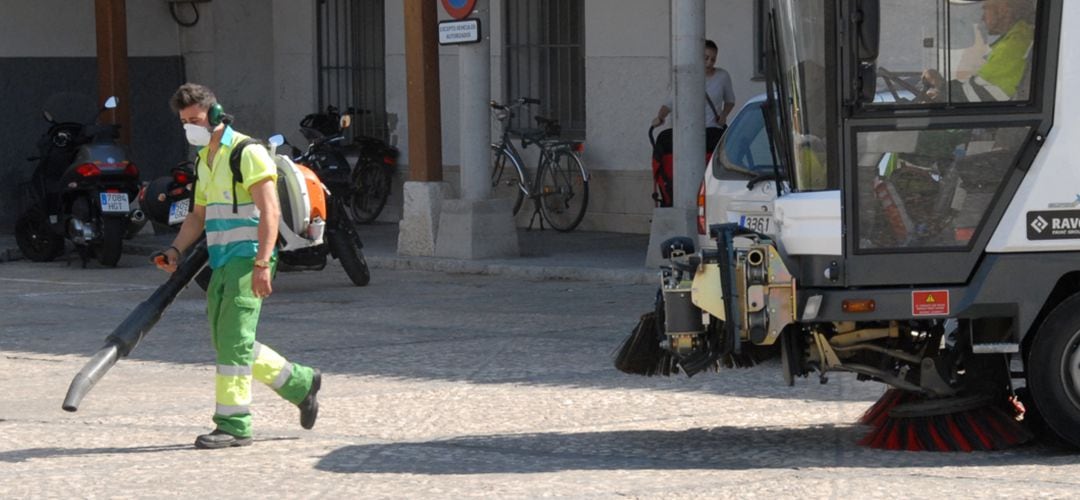 El servicio de basuras y limpieza en Valdemoro lleva más de un año sin contrato