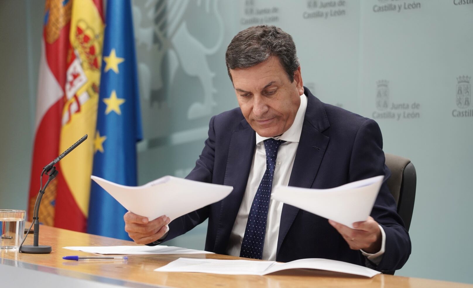 El consejero de Economía y Hacienda y portavoz de la Junta, Carlos Fernández Carriedo, comparece en rueda de prensa posterior al Consejo de Gobierno.