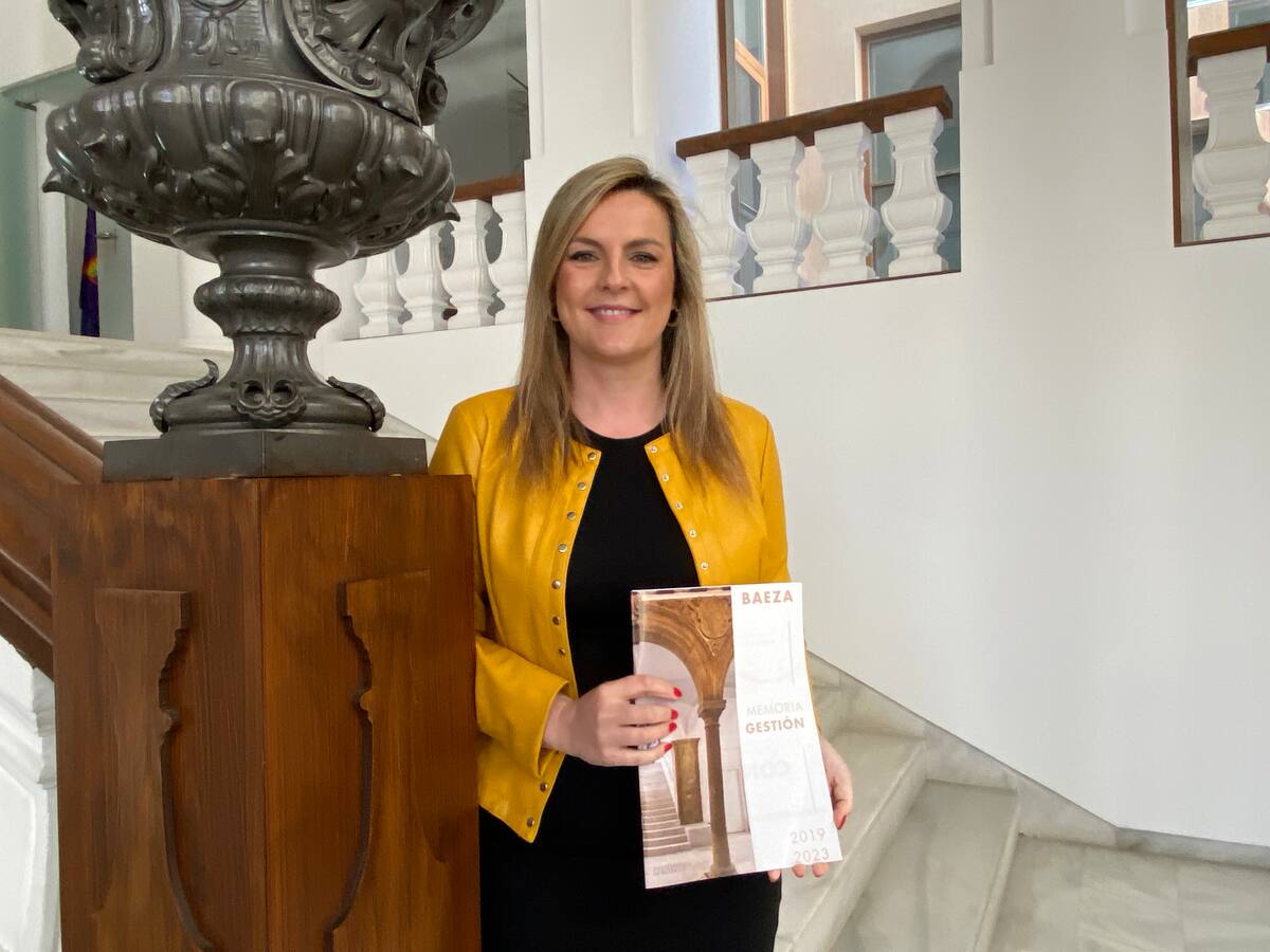 Lola Marín considera "brillante" su gestión del Ayuntamiento de Baeza