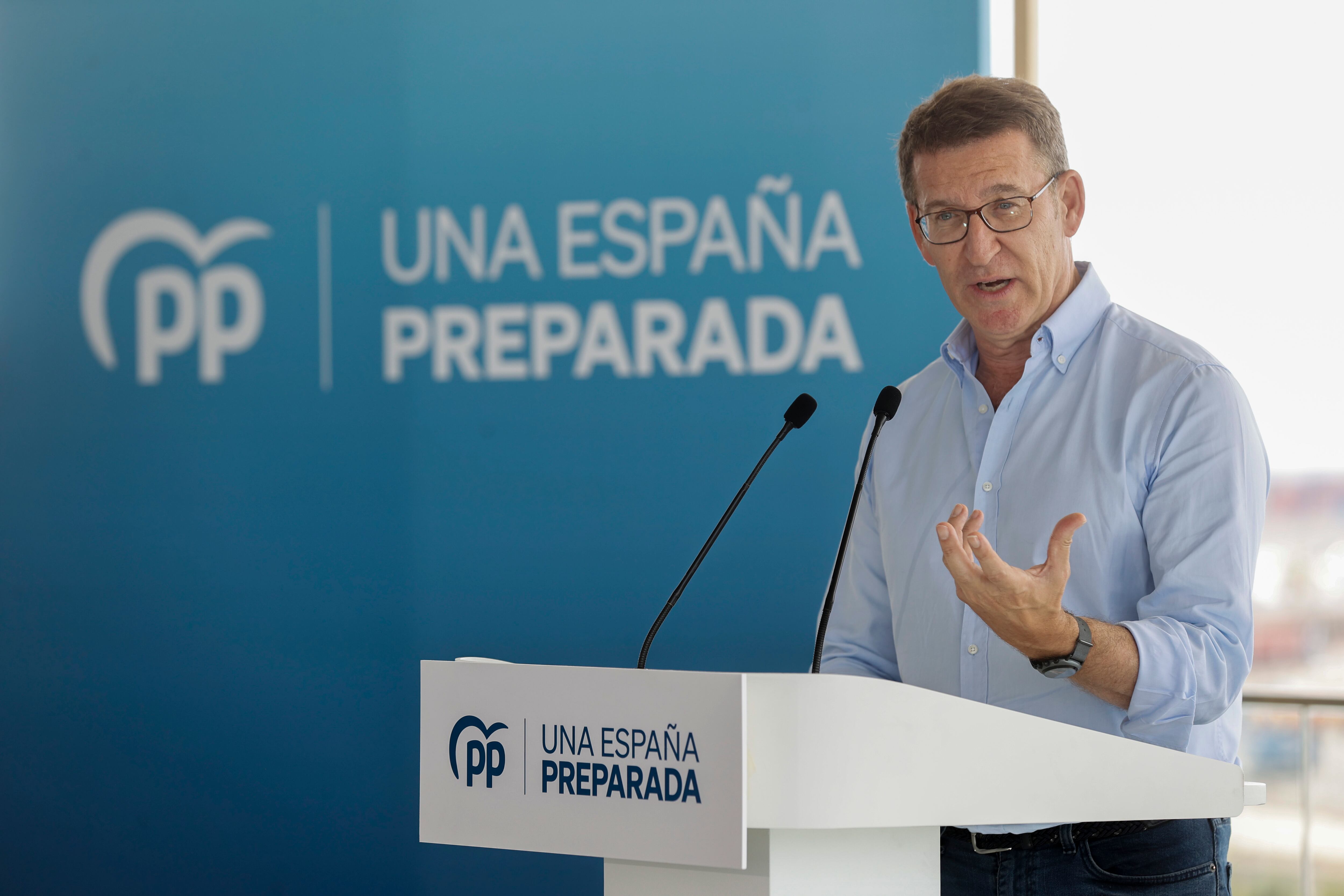 El presidente del PP, Alberto Núñez Feijóo en un acto sectorial sobre sanidad en Valencia