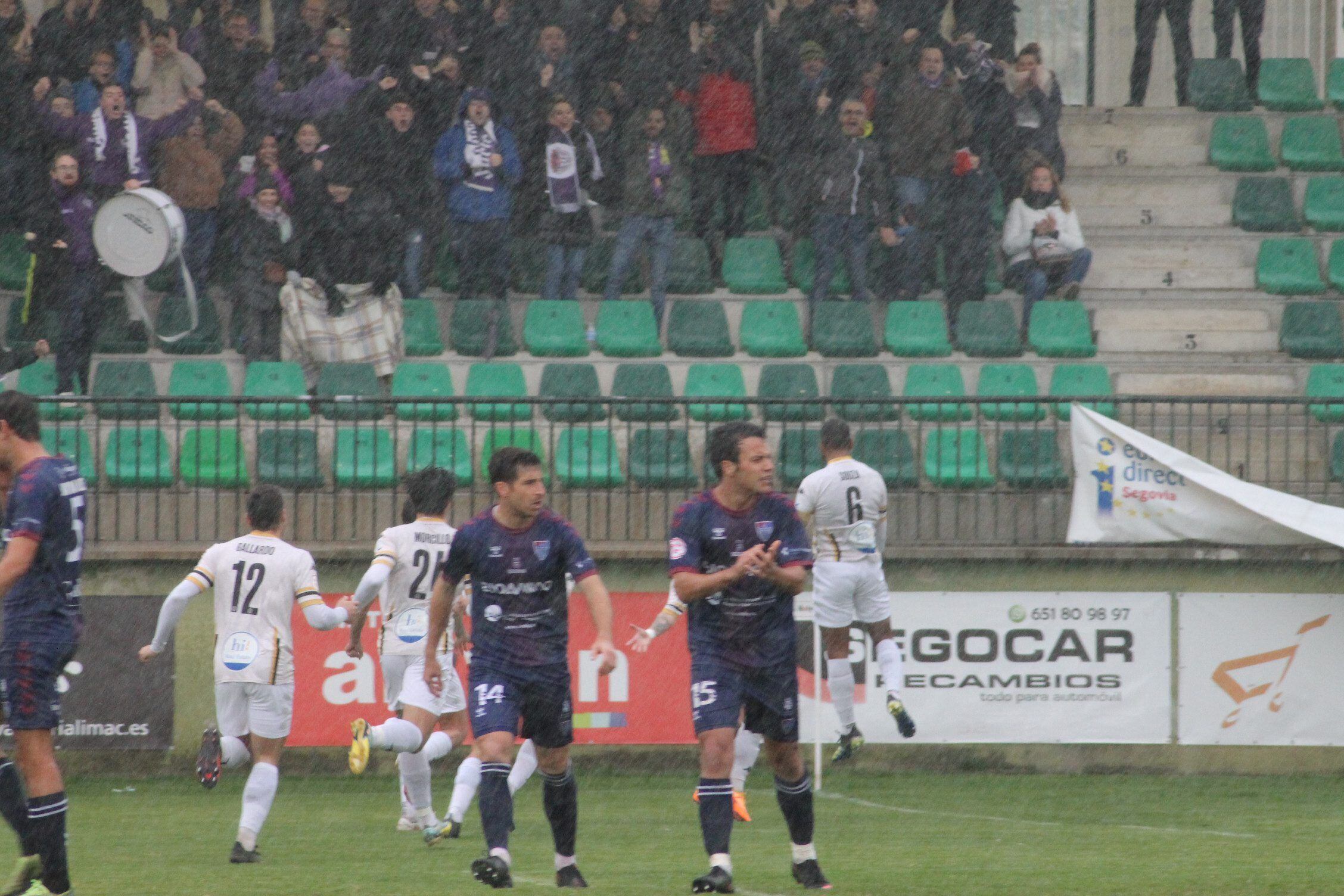 Imagen de Richi Souza JR celebrando el gol que puso por delante al Dépor la pasada temporada en La Albuera