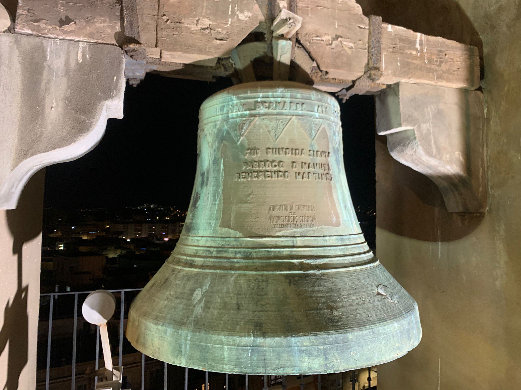 Campanas en la torre de la iglesia de La Palma