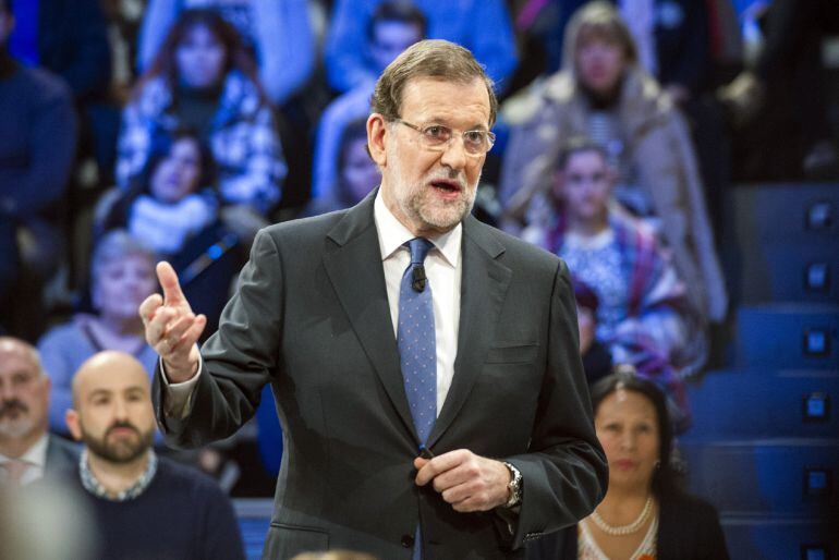 Imagen facilitada por ATRESMEDIA del presidente del gobierno Mariano Rajoy, durante su participación esta noche en el programa de 'La Sexta Noche', donde se ha sometido a las preguntas de varios ciudadanos