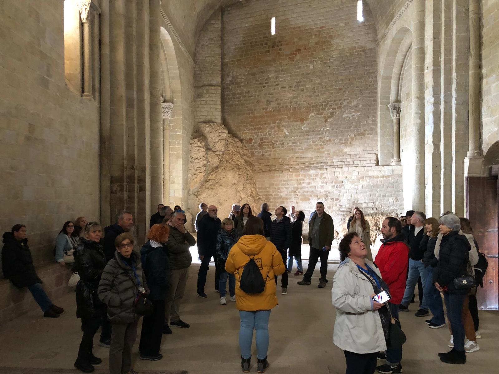 Grupo de turistas de Territorios Mágicos visitan Loarre