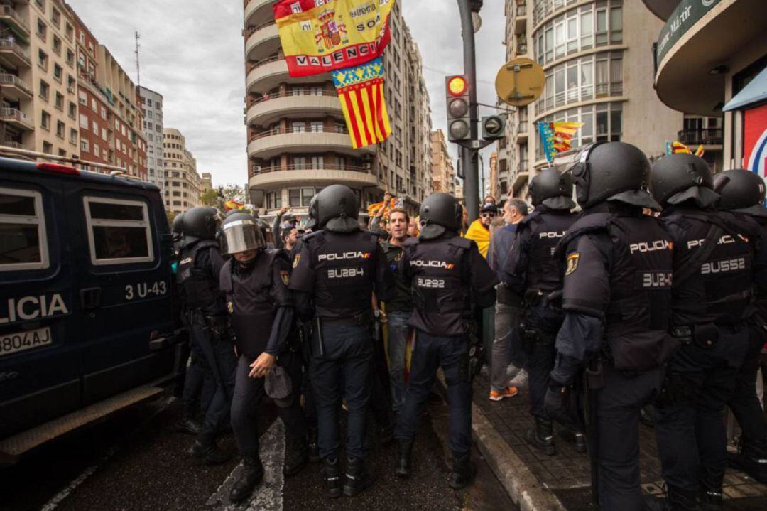 Un gran despliegue policial, fundamentalmente de unidades especiales antidisturbios, en Valencia, este 9 d&#039;Octubre